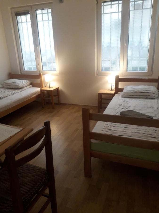 Hotel Jasmin à Belgrade Extérieur photo