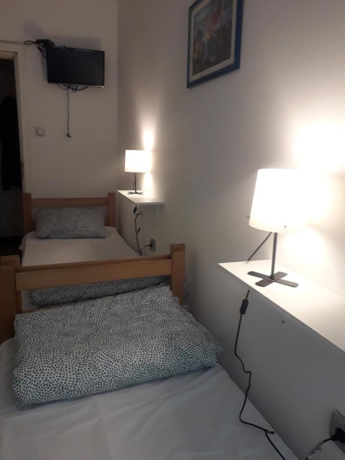 Hotel Jasmin à Belgrade Extérieur photo