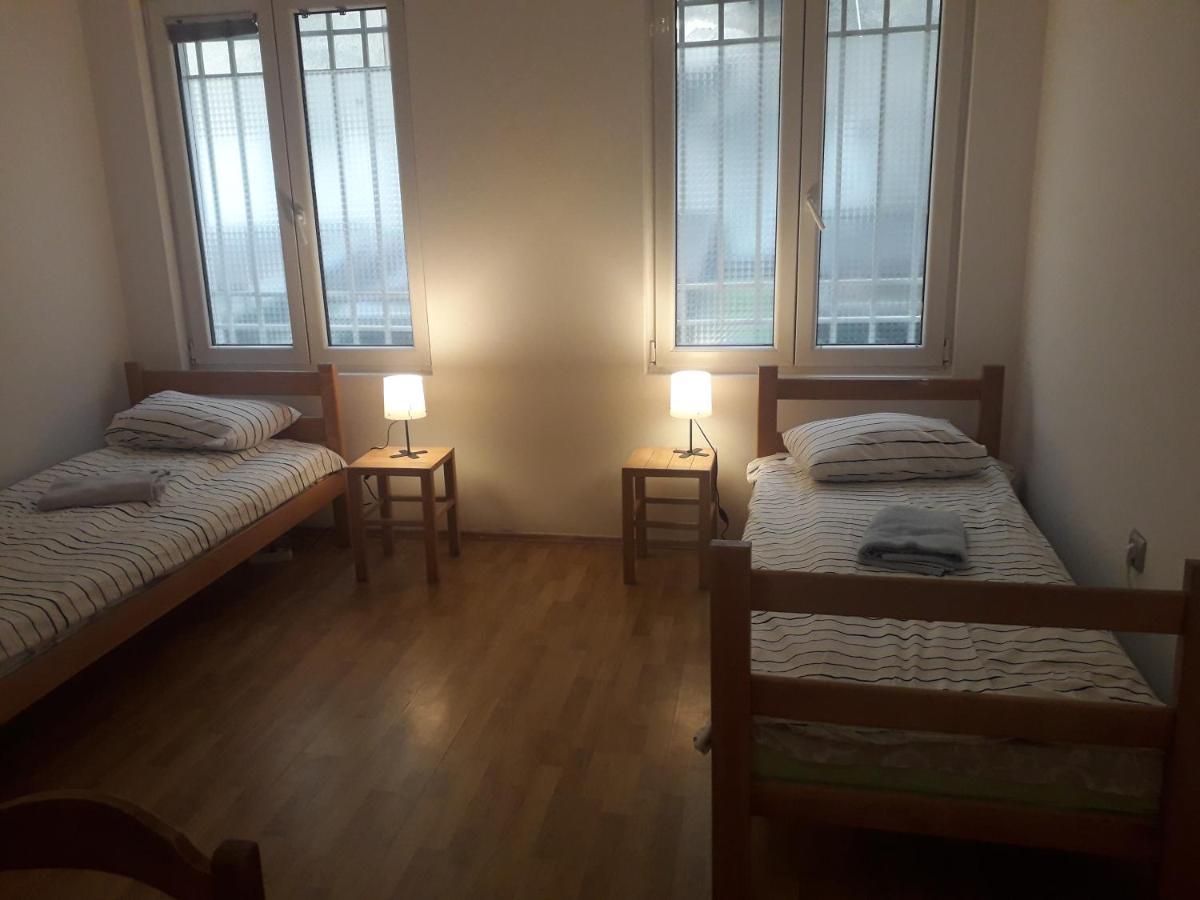 Hotel Jasmin à Belgrade Extérieur photo