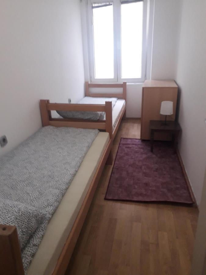 Hotel Jasmin à Belgrade Extérieur photo